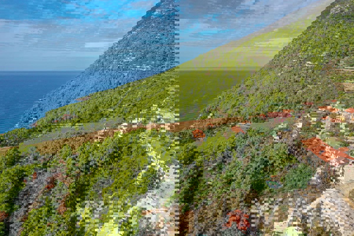 Terreno edificabile con vista mare Zavala ovest