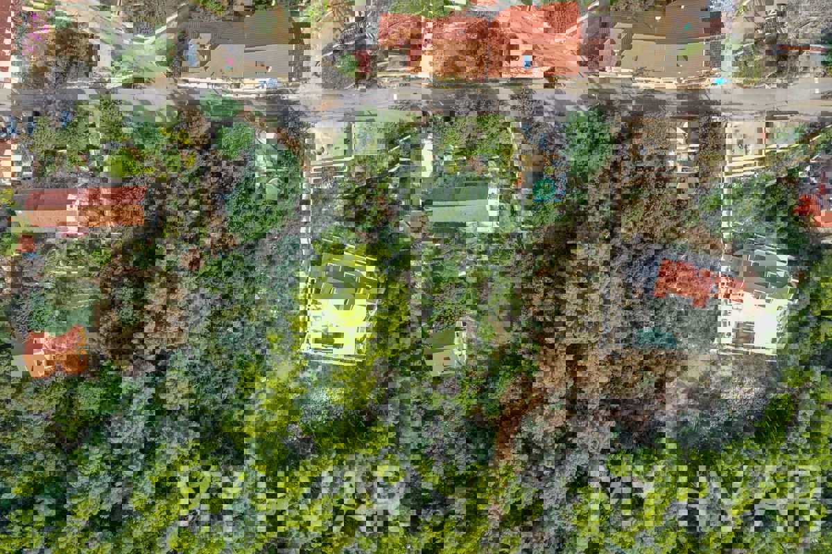 Terreno edificabile con vista mare Zavala ovest