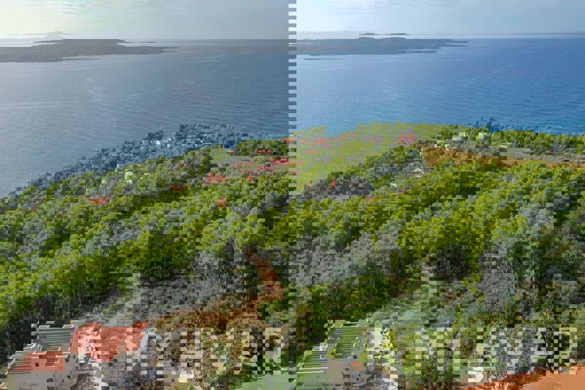 Terreno edificabile con vista mare Zavala ovest