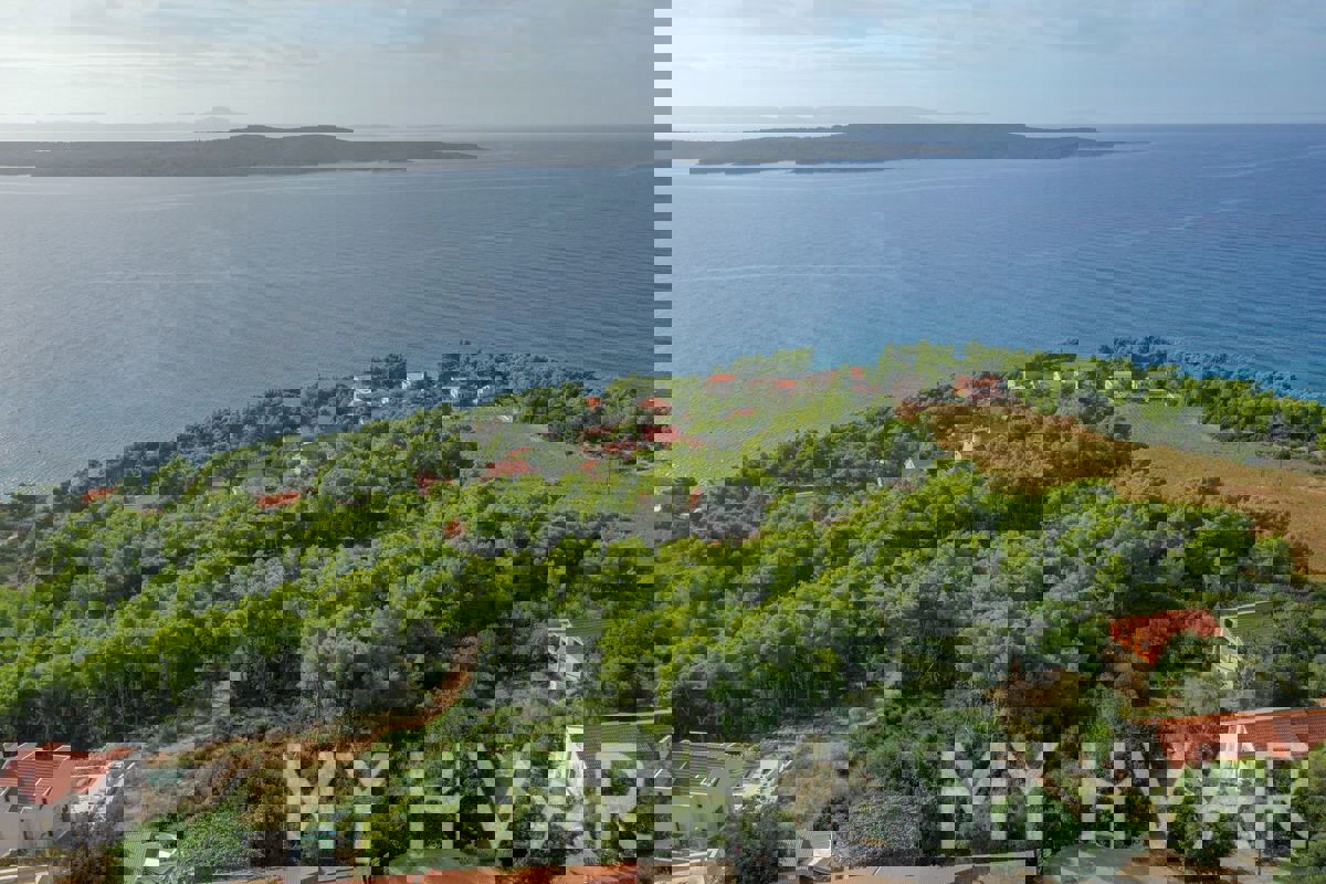 Terreno edificabile con vista mare Zavala ovest