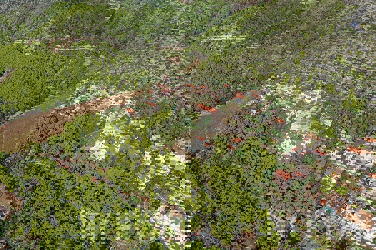 Terreno edificabile con vista mare Zavala ovest