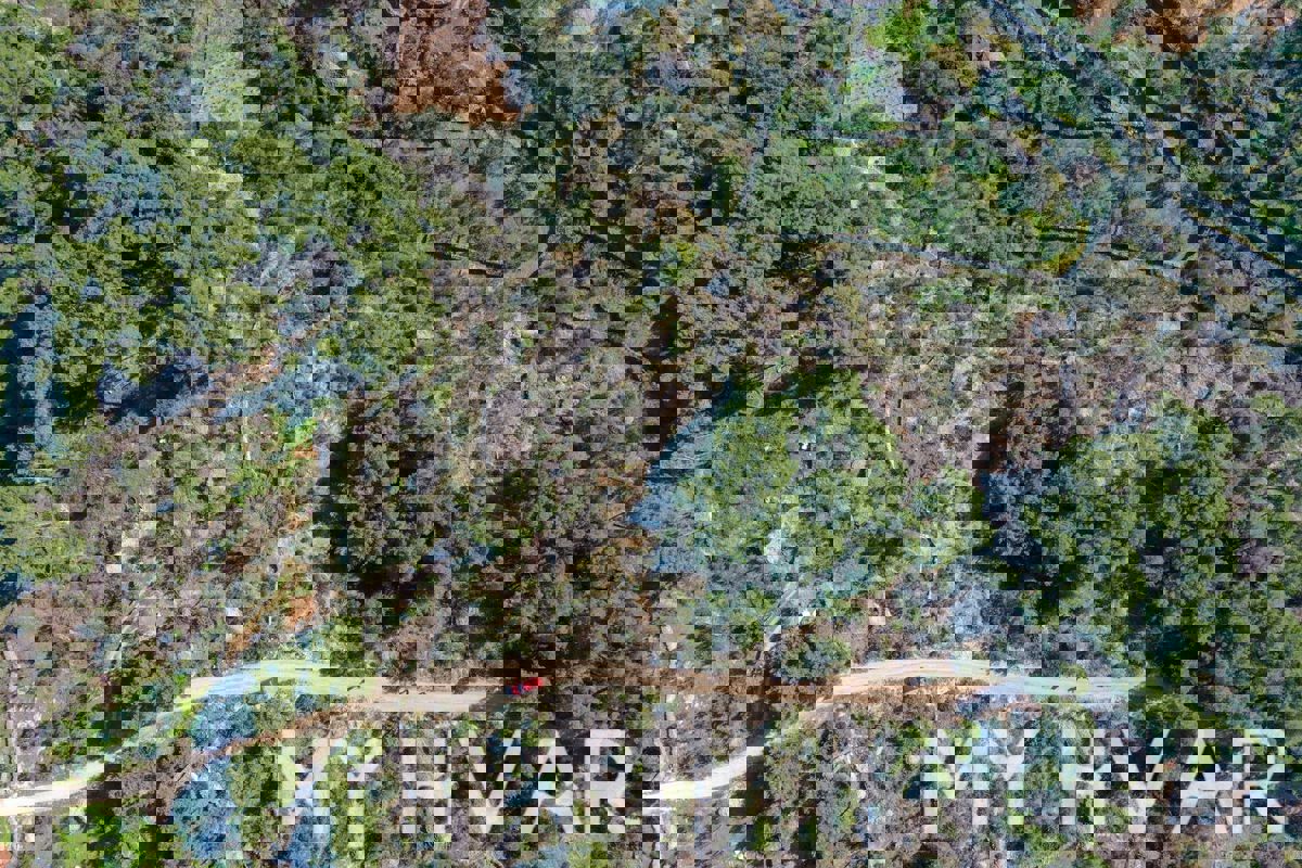 Terreno edificabile a Vrisnik con vista sul mare