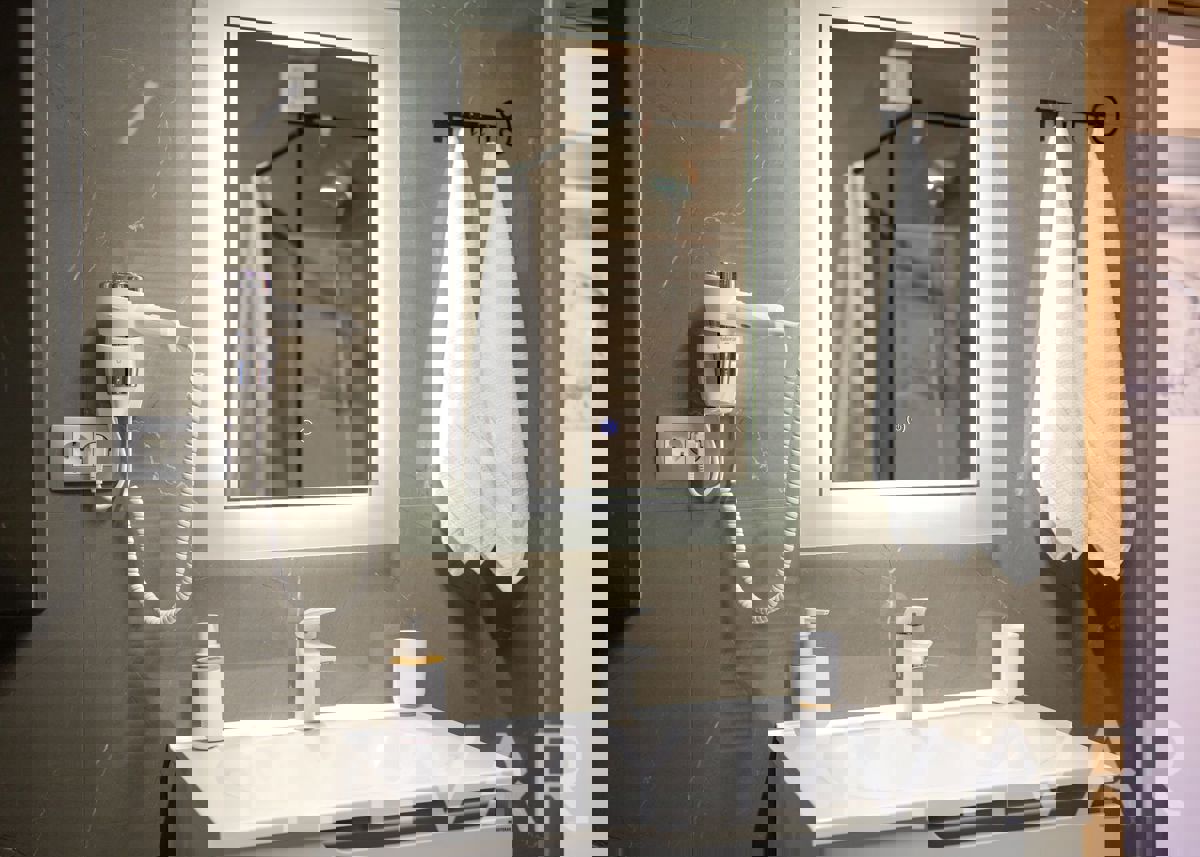 Villa di Campagna di Lusso con Piscina a Dol