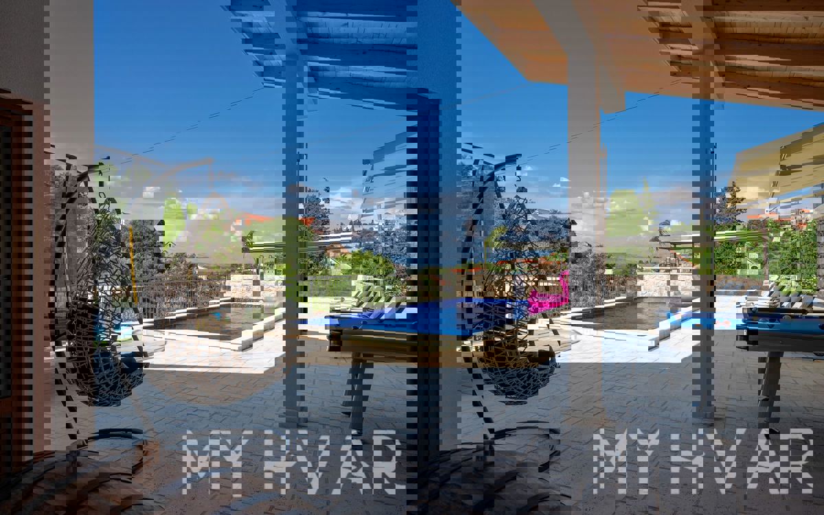 Villa di Campagna di Lusso con Piscina a Dol