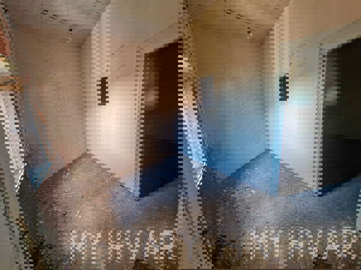 Casa in pietra annessa a Vrisnik