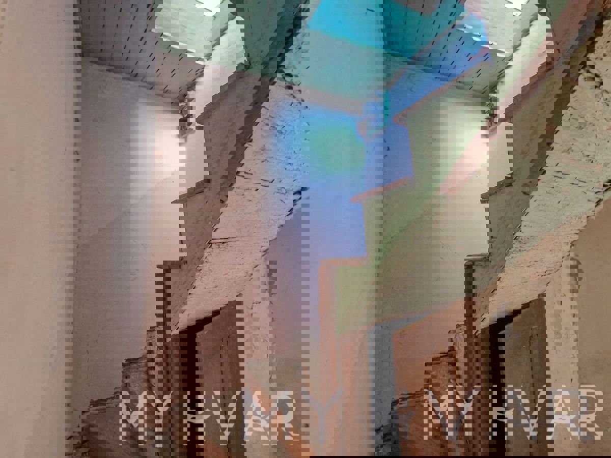 Casa in pietra annessa a Vrisnik