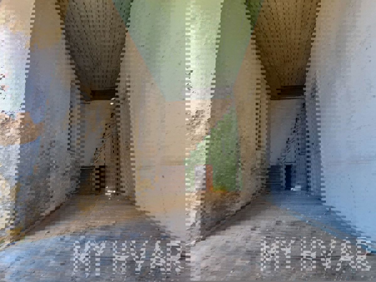 Casa in pietra annessa a Vrisnik