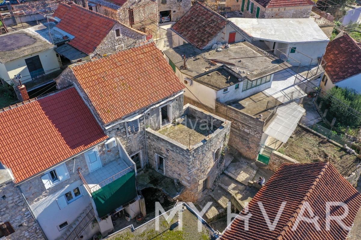 Casa in pietra annessa a Vrisnik