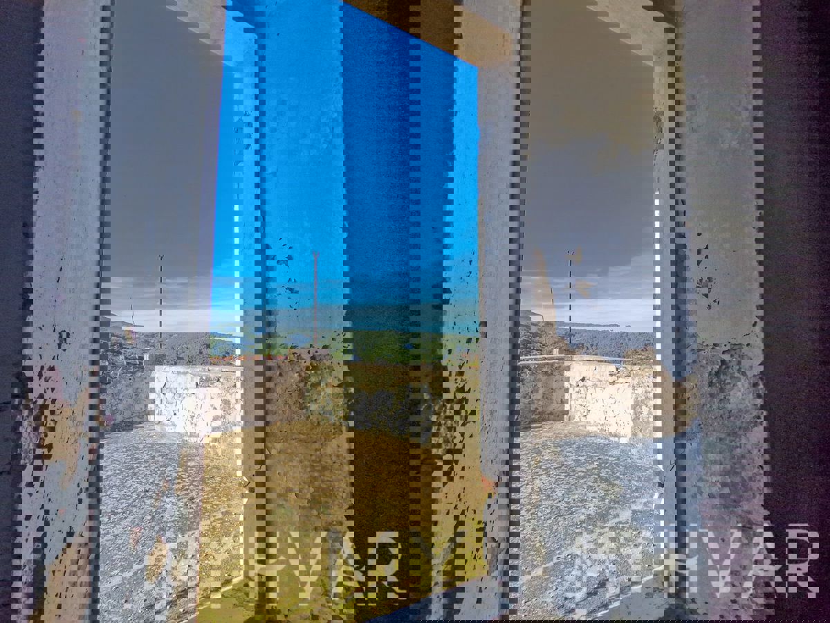 Casa in pietra annessa a Vrisnik