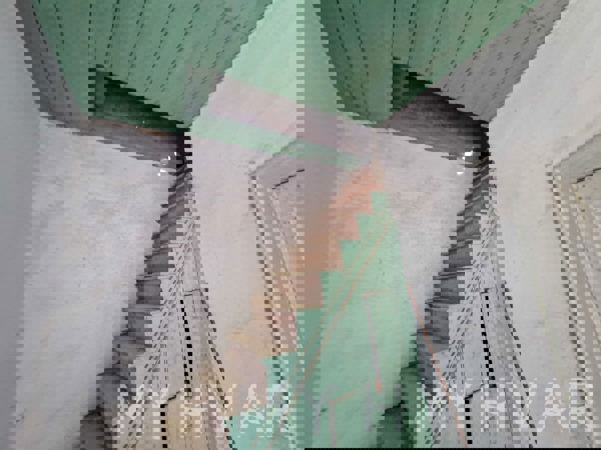 Casa in pietra annessa a Vrisnik