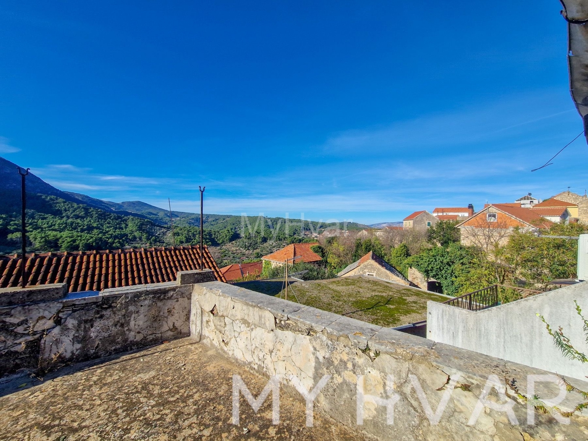 Casa in pietra annessa a Vrisnik