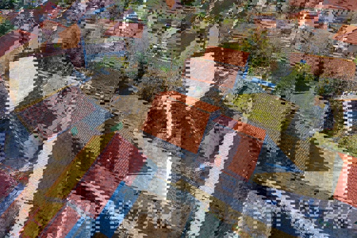 Casa in pietra annessa a Vrisnik