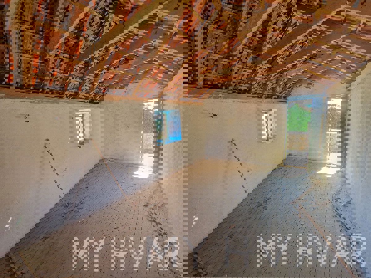 Casa in pietra a Vrbanj con giardino e terrazza