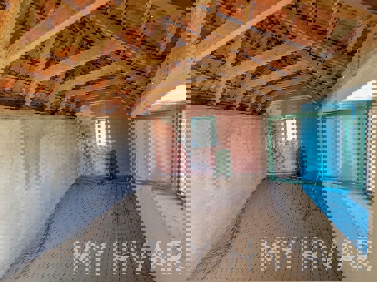 Casa in pietra a Vrbanj con giardino e terrazza