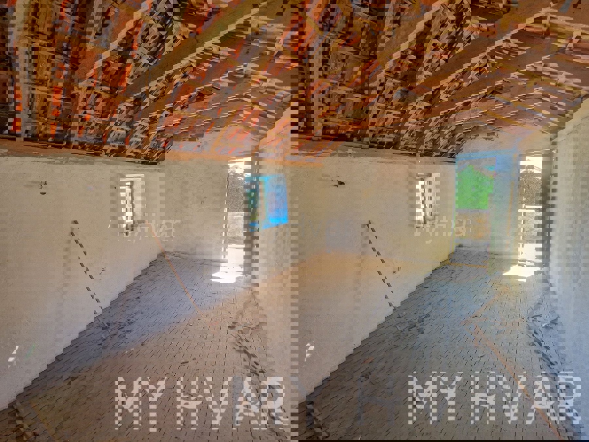 Casa in pietra a Vrbanj con giardino e terrazza