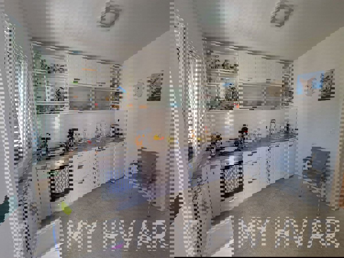 Casa unica in prima fila sul mare a Jelsa/Vrboska