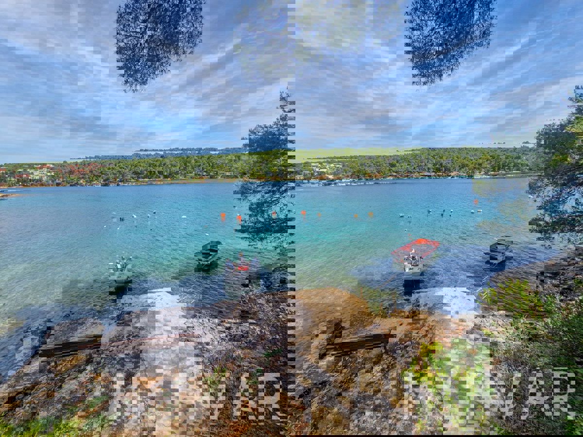 Casa unica in prima fila sul mare a Jelsa/Vrboska