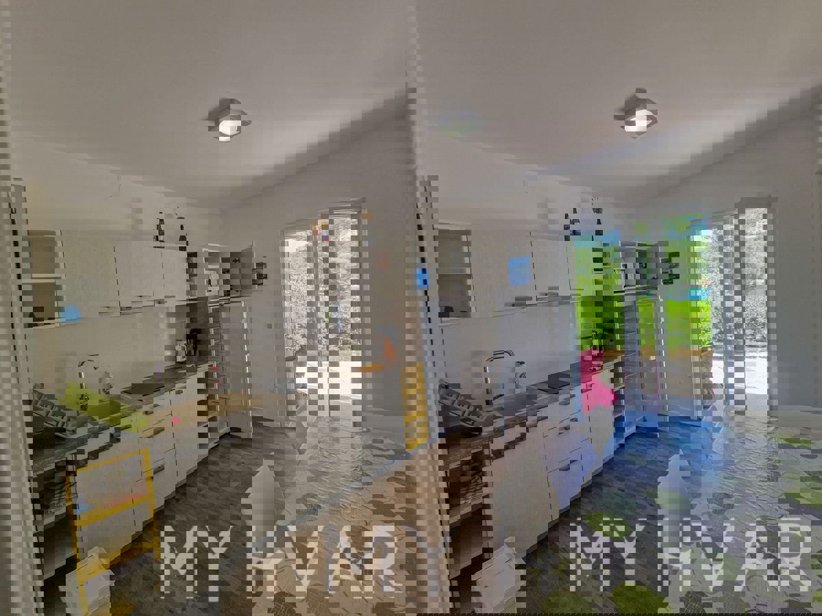 Casa unica in prima fila sul mare a Jelsa/Vrboska