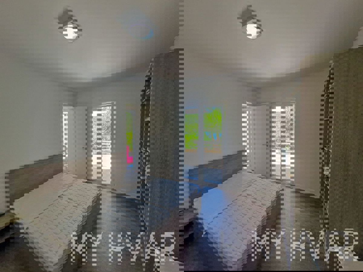 Casa unica in prima fila sul mare a Jelsa/Vrboska