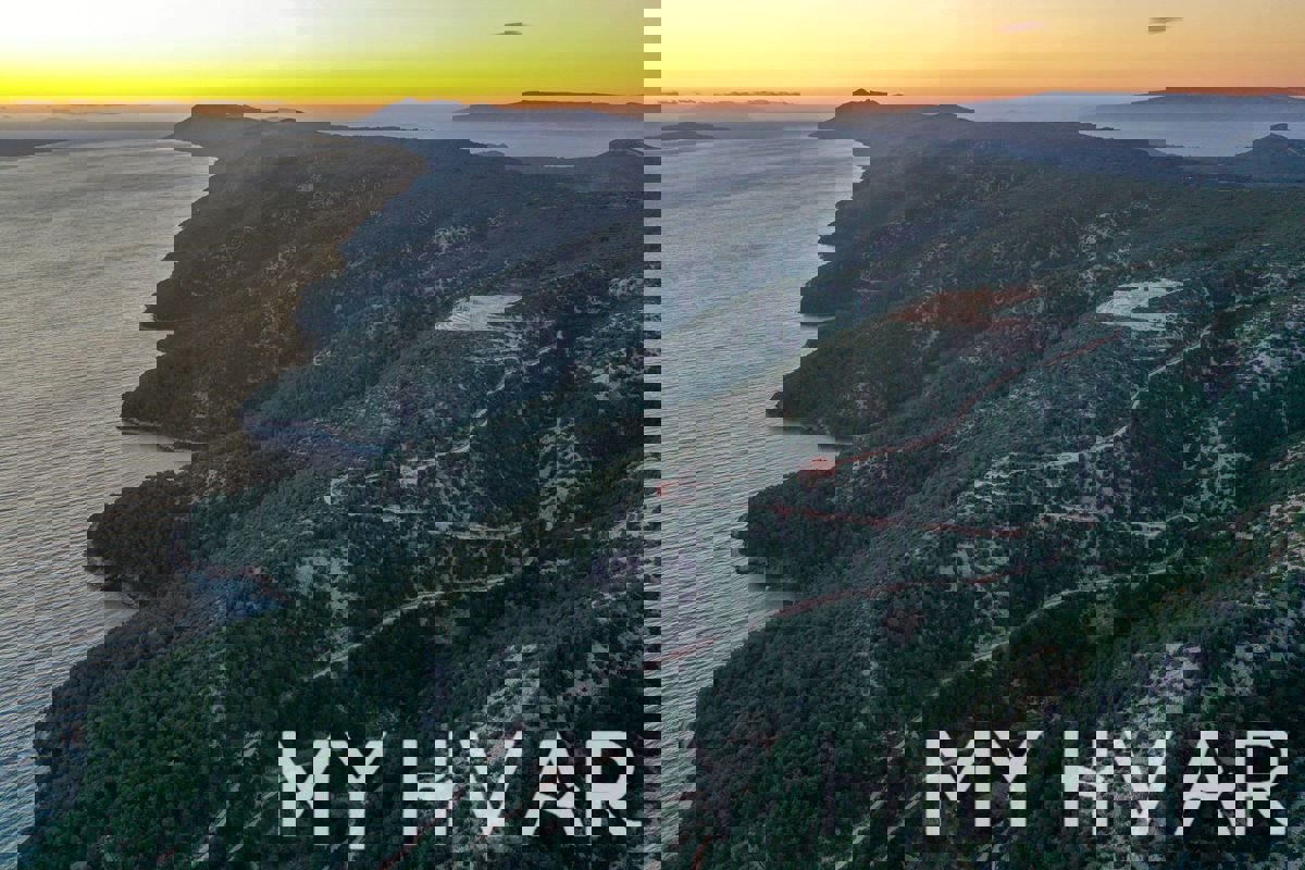 Campo nella vicina baia Medvidina #1