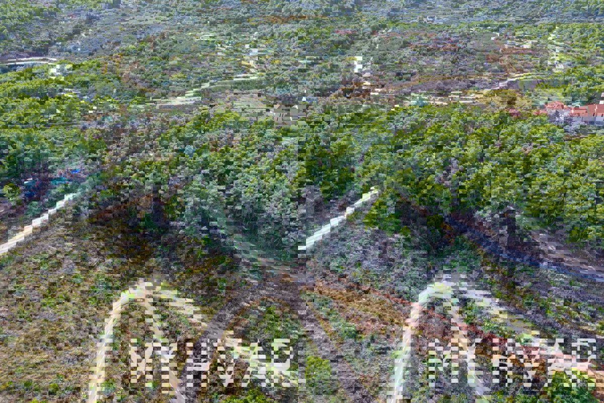 Terreno edificabile a Lučica a Jelsa