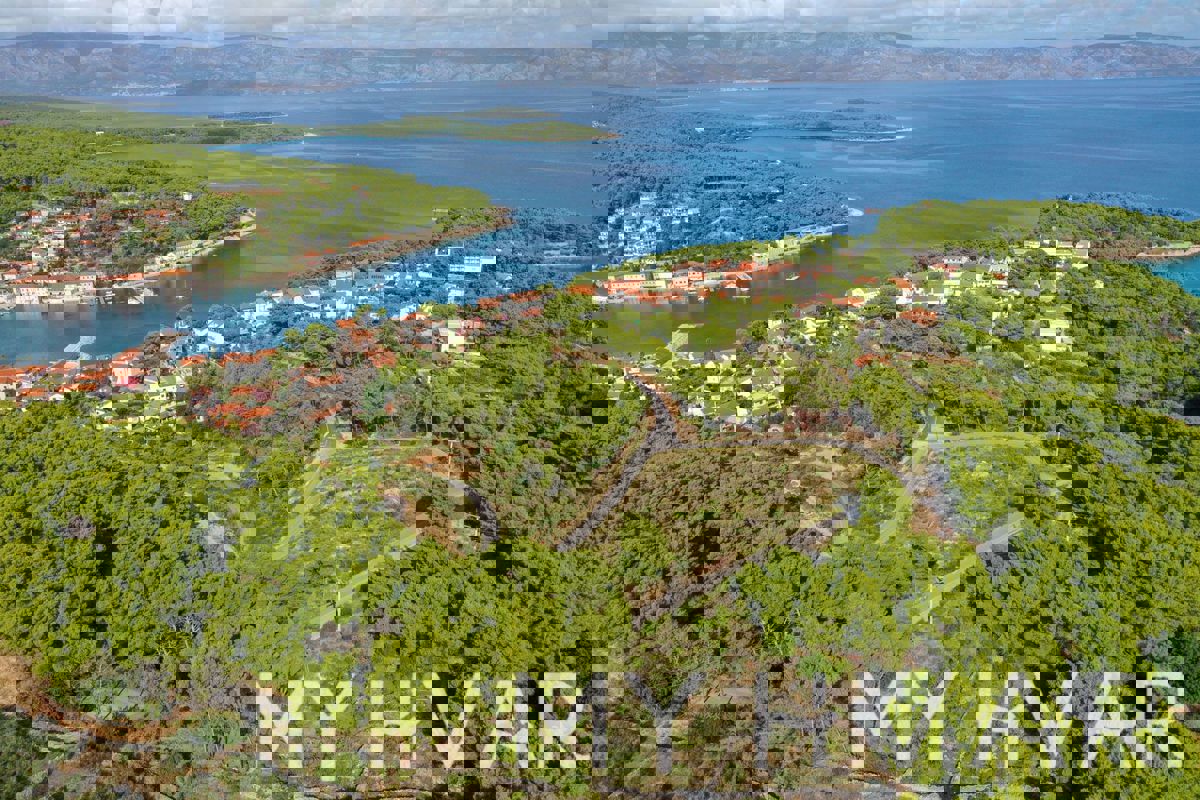 Terreno edificabile a Lučica a Jelsa