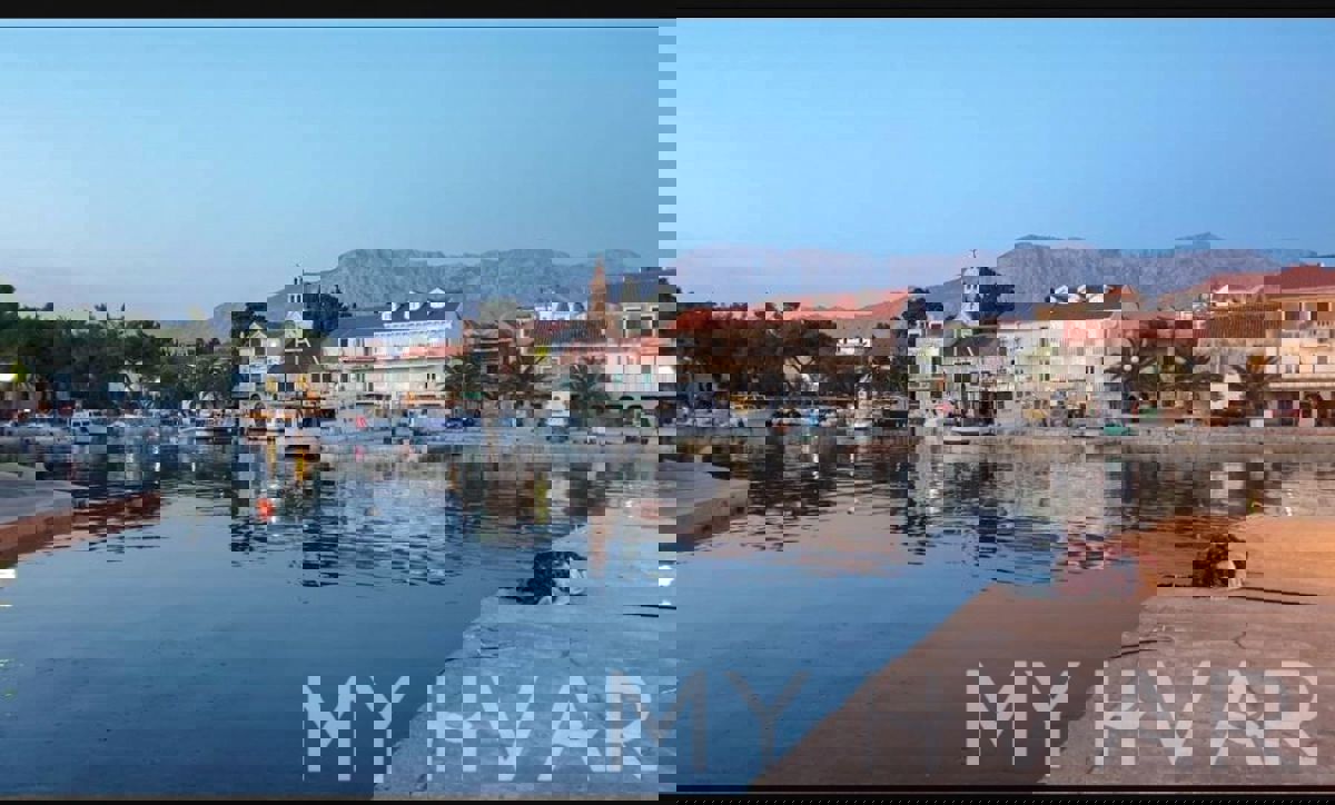 Appartamento con Taverna nel Centro di Sućuraj