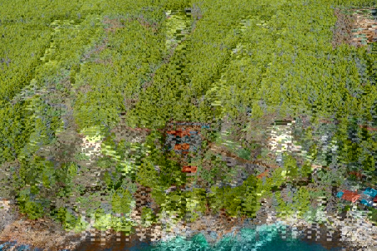 Terreno edificabile Prima fila al mare a Zavala