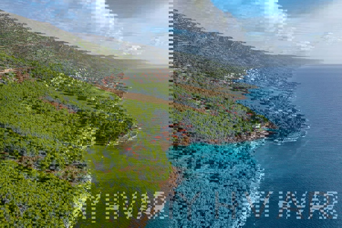 Terreno edificabile Prima fila al mare a Zavala