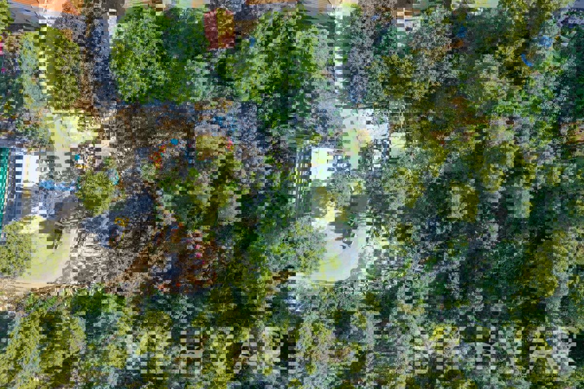 Terreno edificabile a Svirče ovest