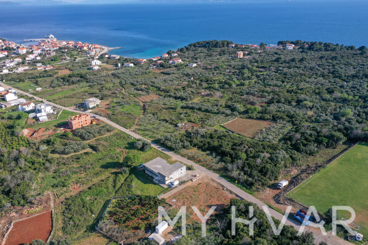 Terreno edificabile attraente a Sućuraj