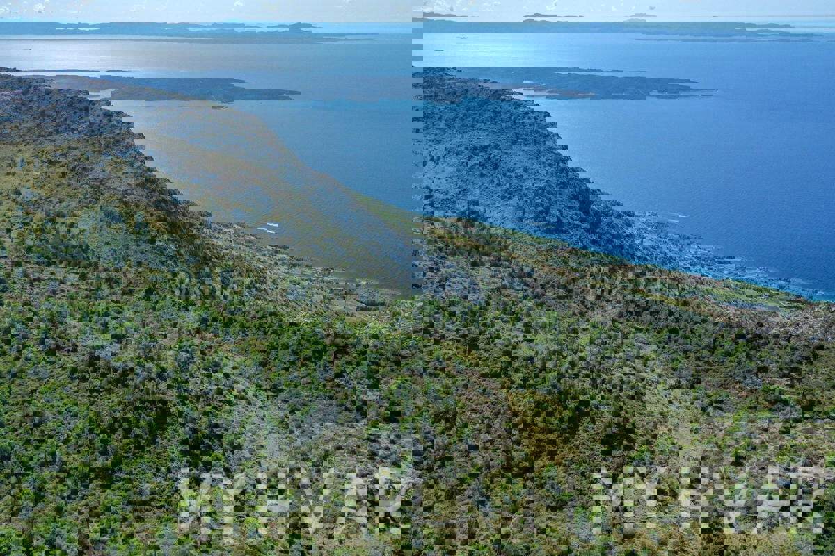 Terreno con vista panoramica e casa