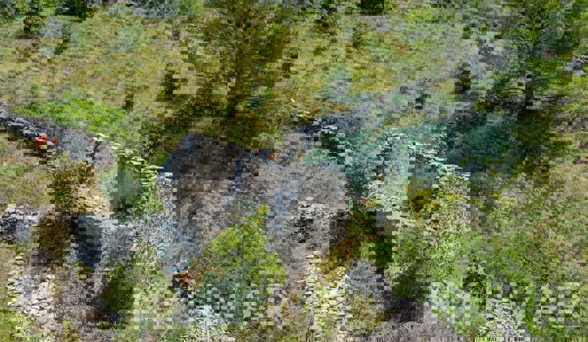 Terreno con vista panoramica e casa