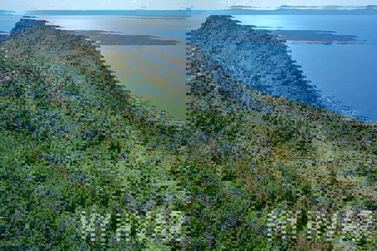 Terreno con vista panoramica e casa