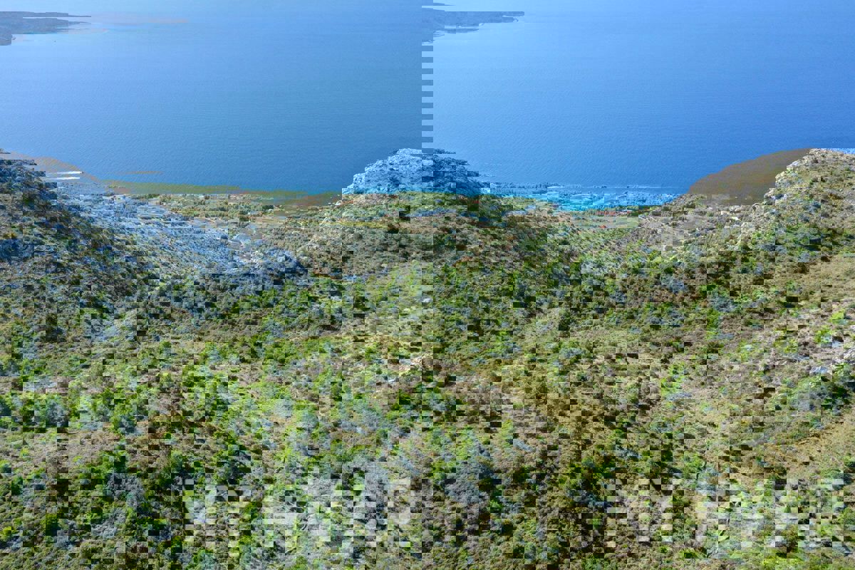 Terreno con vista panoramica e casa