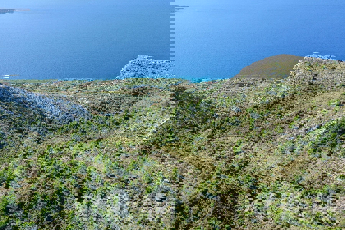 Terreno con vista panoramica e casa