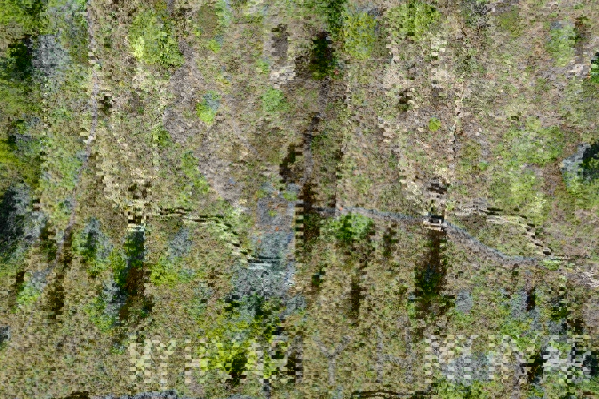 Terreno con vista panoramica e casa