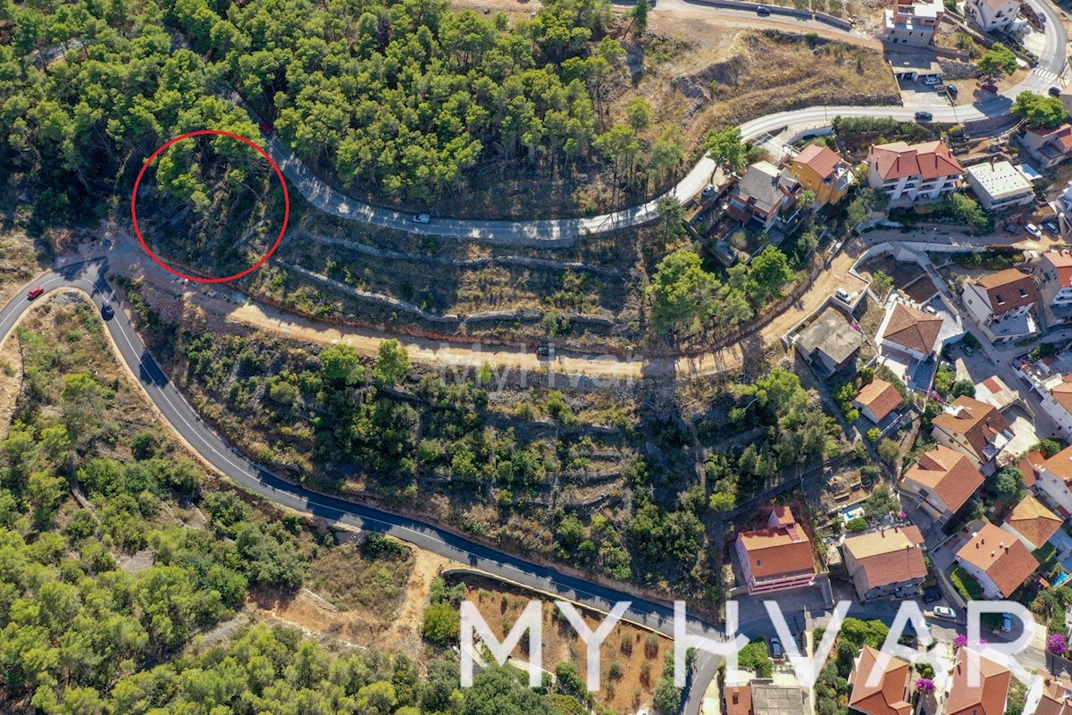 Terreno edificabile con vista sul porto a Jelsa