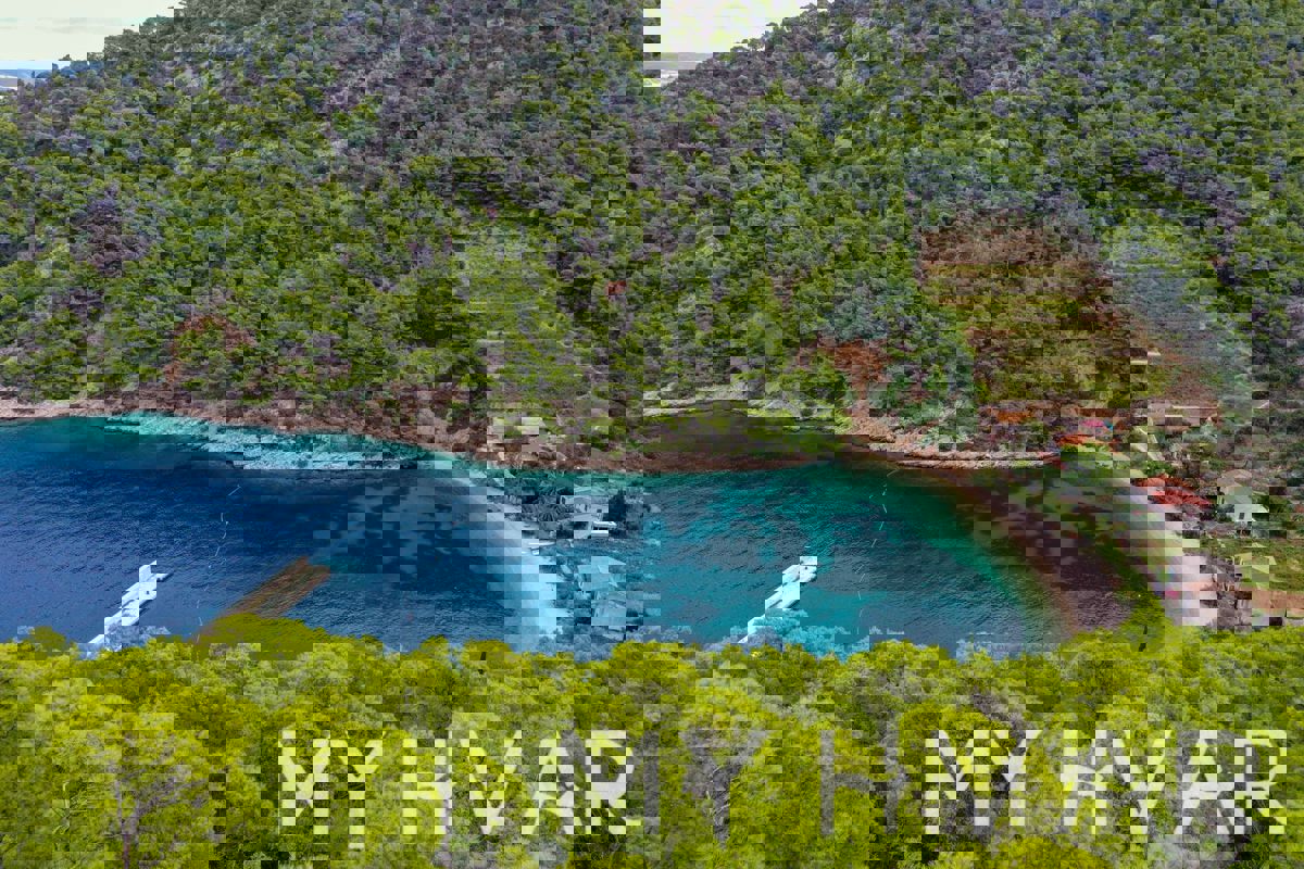 Terreno edificabile nella baia di Stiniva vicino a Brusje