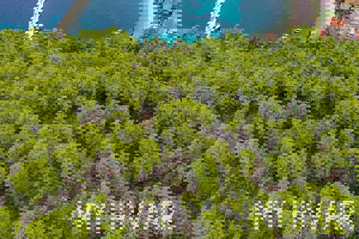 Terreno edificabile nella baia di Stiniva vicino a Brusje