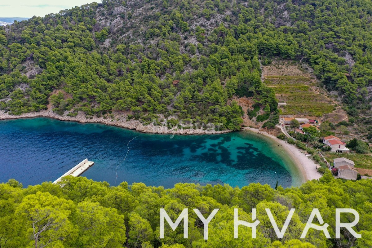 Terreno edificabile nella baia di Stiniva vicino a Brusje