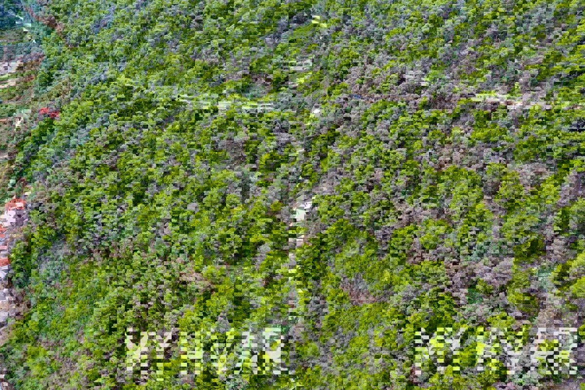 Terreno edificabile nella baia di Stiniva vicino a Brusje