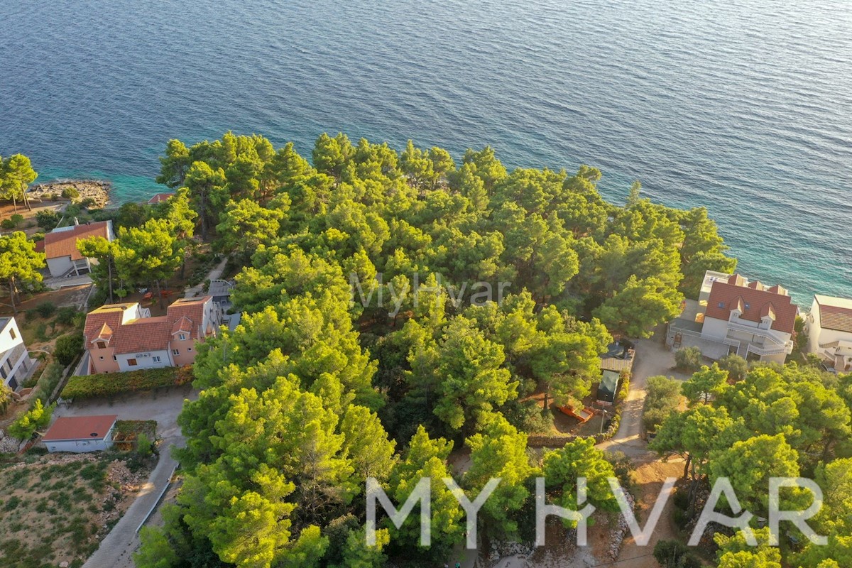 Terreno edificabile con vista mare a Zavala