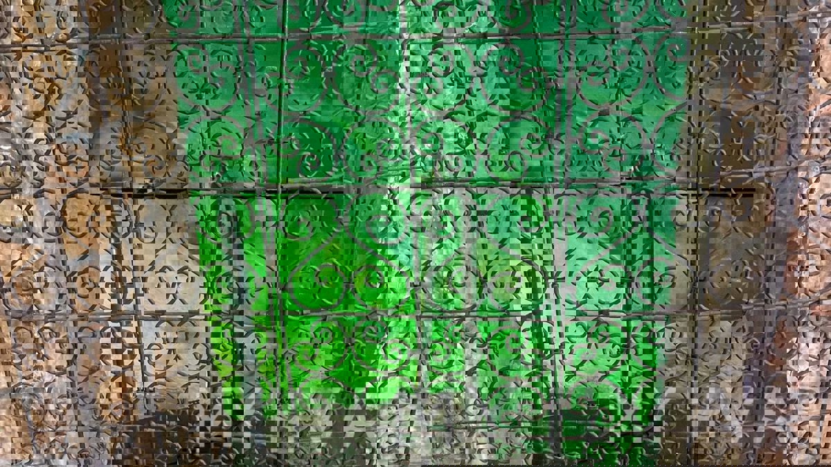 Casa in pietra con piscina coperta