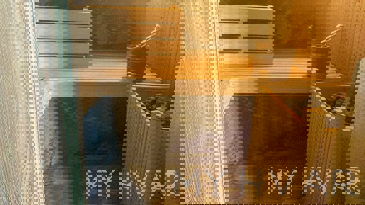 Casa in pietra con piscina coperta