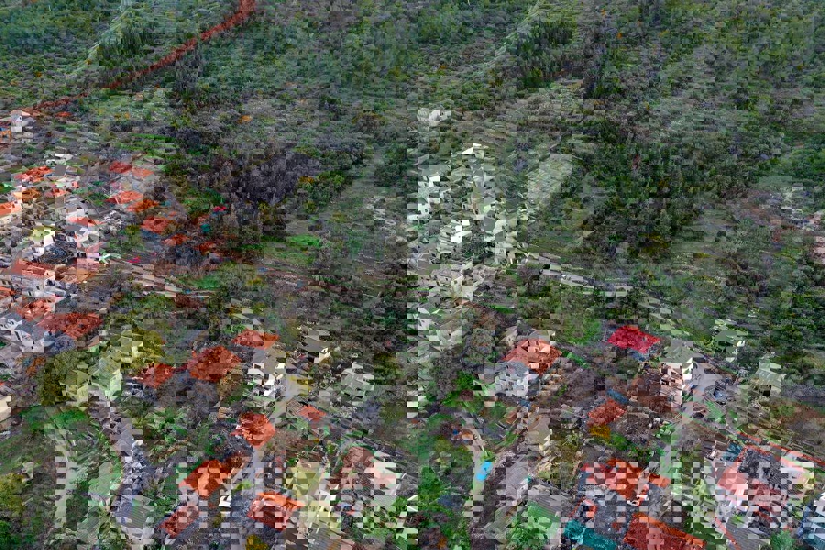 Terreno edificabile a Poljica