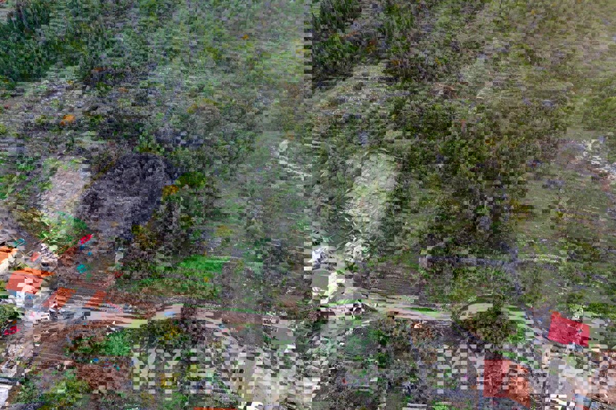 Terreno edificabile a Poljica