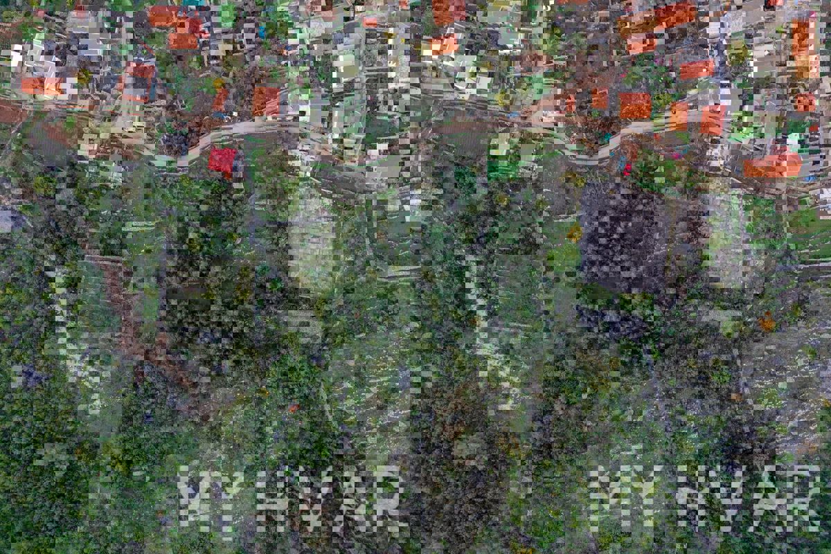 Terreno edificabile a Poljica