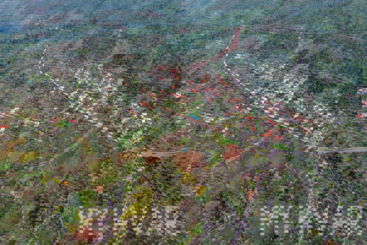 Terreno edificabile a Poljica