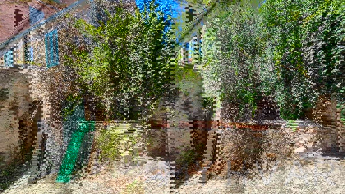 Casa in pietra nascosta a Vrbanj